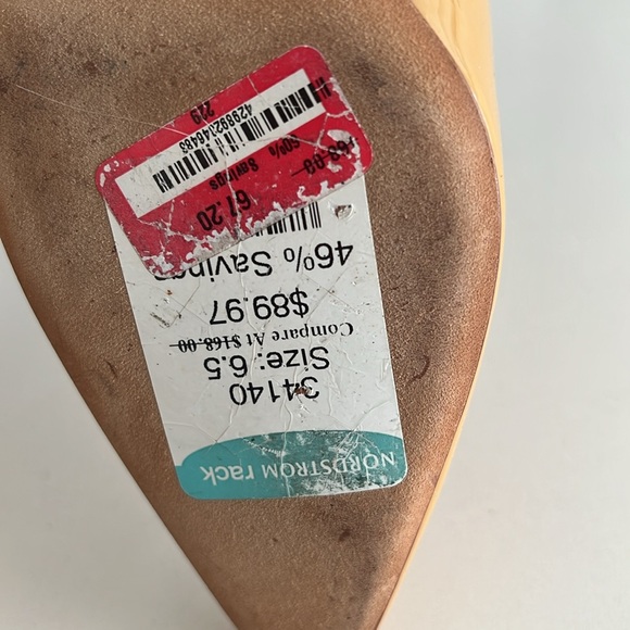 A Beautiful and almost new Elegant Patent Tan COACH Women's Shoes size 37 (6.5) - Picture 10 of 10